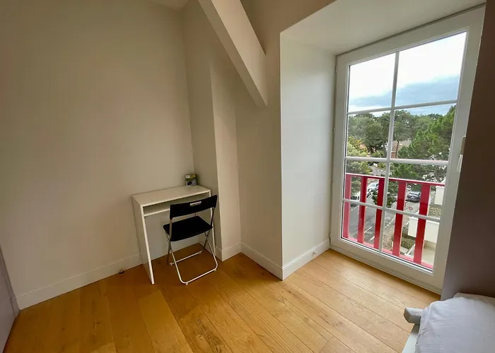 Au Coeur De L'avenue Lajarige *